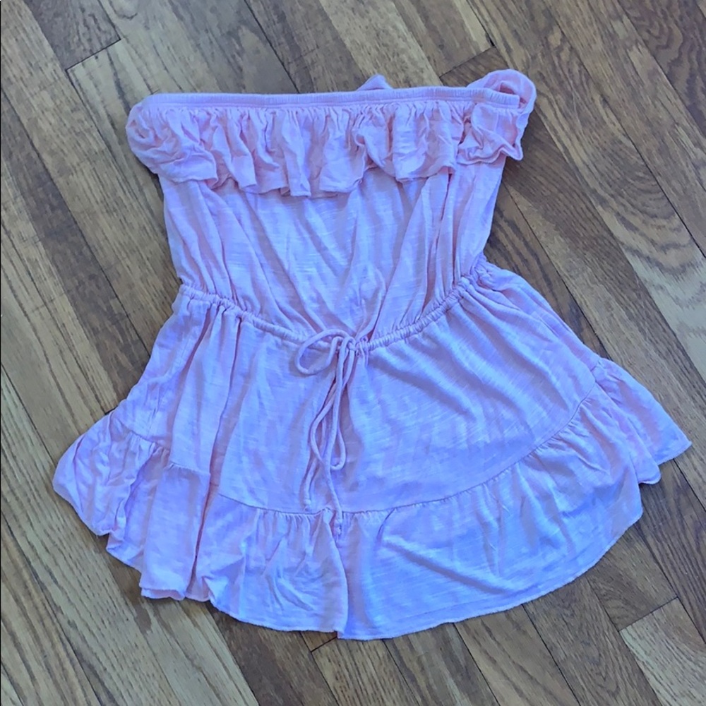 Pale pink strapless shirt